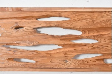 ヴィンテージ建具　昭和後期　屋久杉材　節穴を活かしたデザインが味わい深い欄間2枚セット　(R-088982)