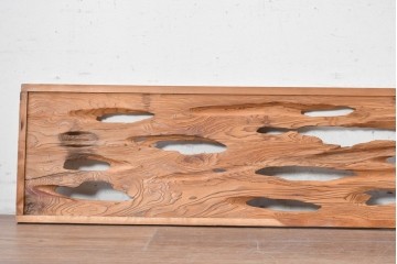 ヴィンテージ建具　昭和後期　屋久杉材　節穴を活かしたデザインが味わい深い欄間2枚セット　(R-088982)