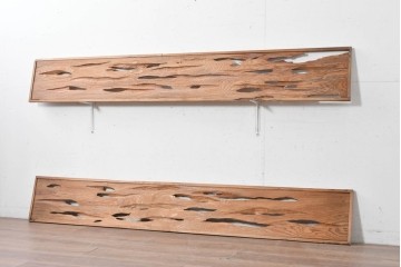 ヴィンテージ建具　昭和後期　屋久杉　節穴を活かしたデザインが味わい深い欄間2枚セット　(R-088985)