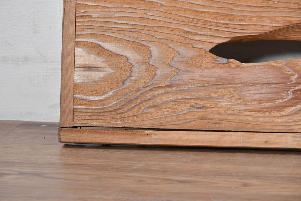 ヴィンテージ建具　昭和後期　屋久杉　節穴を活かしたデザインが味わい深い欄間2枚セット　(R-088985)