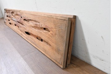 ヴィンテージ建具　昭和後期　屋久杉　節穴を活かしたデザインが味わい深い欄間2枚セット　(R-088985)
