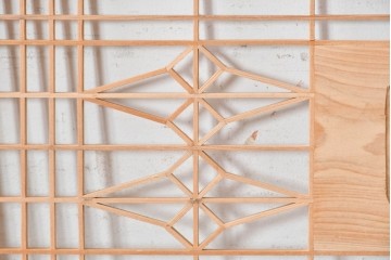 ヴィンテージ建具　昭和後期　彫刻入り　松竹梅の意匠と繊細な組子が美しい欄間2枚セット　(R-088986)