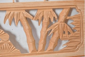 ヴィンテージ建具　昭和後期　彫刻入り　松竹梅の意匠と繊細な組子が美しい欄間2枚セット　(R-088986)
