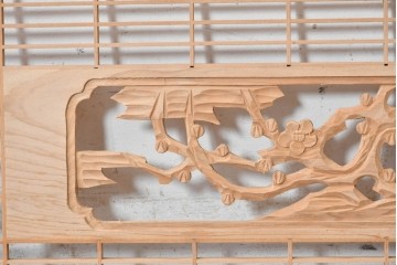 ヴィンテージ建具　昭和後期　彫刻入り　松竹梅の意匠と繊細な組子が美しい欄間2枚セット　(R-088986)