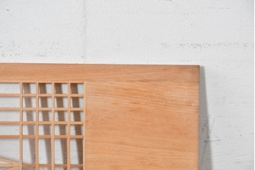 ヴィンテージ建具　昭和後期　彫刻入り　松竹梅の意匠と繊細な組子が美しい欄間2枚セット　(R-088987)
