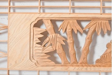 ヴィンテージ建具　昭和後期　彫刻入り　松竹梅の意匠と繊細な組子が美しい欄間2枚セット　(R-088987)