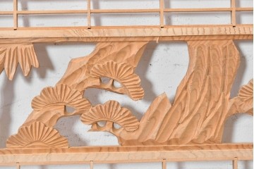 ヴィンテージ建具　昭和後期　彫刻入り　松竹梅の意匠と繊細な組子が美しい欄間2枚セット　(R-088987)