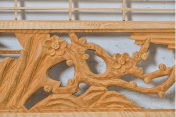 ヴィンテージ建具　昭和後期　彫刻入り　松竹梅の意匠と繊細な組子が美しい欄間2枚セット　(R-088987)