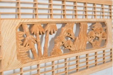 ヴィンテージ建具　昭和後期　彫刻入り　松竹梅の意匠と繊細な組子が美しい欄間2枚セット　(R-088987)