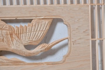 ヴィンテージ建具　昭和後期　筬格子に鶴と松の立体彫刻が映える欄間2枚セット　(R-088988)