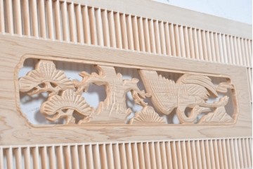 ヴィンテージ建具　昭和後期　筬格子に鶴と松の立体彫刻が映える欄間2枚セット　(R-088988)