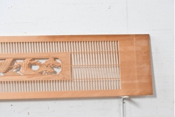ヴィンテージ建具　昭和後期　筬格子に鶴と松の立体彫刻が映える欄間2枚セット　(R-088988)