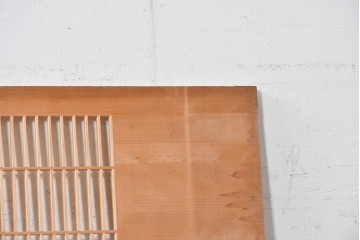 ヴィンテージ建具　昭和後期　筬格子に鶴と松の立体彫刻が映える欄間2枚セット　(R-088988)