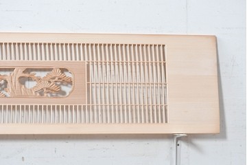 ヴィンテージ建具　昭和後期　筬格子に鶴と松の立体彫刻が映える欄間2枚セット　(R-088989)