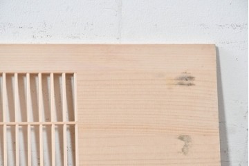 ヴィンテージ建具　昭和後期　筬格子に鶴と松の立体彫刻が映える欄間2枚セット　(R-088990)