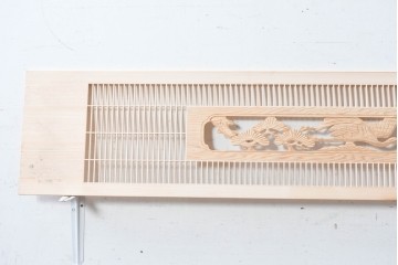 ヴィンテージ建具　昭和後期　筬格子に鶴と松の立体彫刻が映える欄間2枚セット　(R-088990)