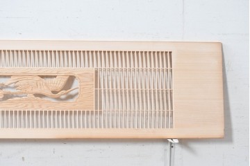 ヴィンテージ建具　昭和後期　筬格子に鶴と松の立体彫刻が映える欄間2枚セット　(R-088990)