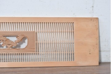 ヴィンテージ建具　昭和後期　筬格子に鶴と松の立体彫刻が映える欄間2枚セット　(R-088991)