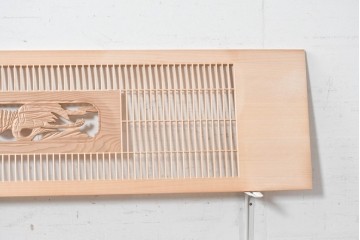 ヴィンテージ建具　昭和後期　筬格子に鶴と松の立体彫刻が映える欄間2枚セット　(R-088991)
