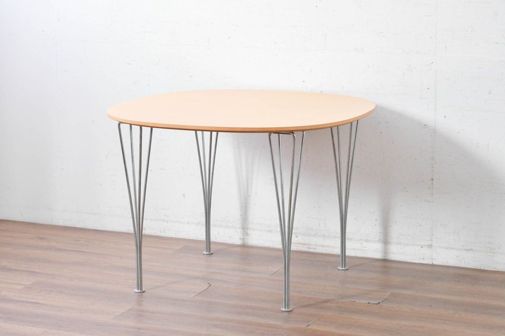 デンマークヴィンテージ　FRITZ HANSEN(フリッツハンセン)　数学的曲線でデザインされたスーパー円テーブル　現行定価約34万円　(R-088999)