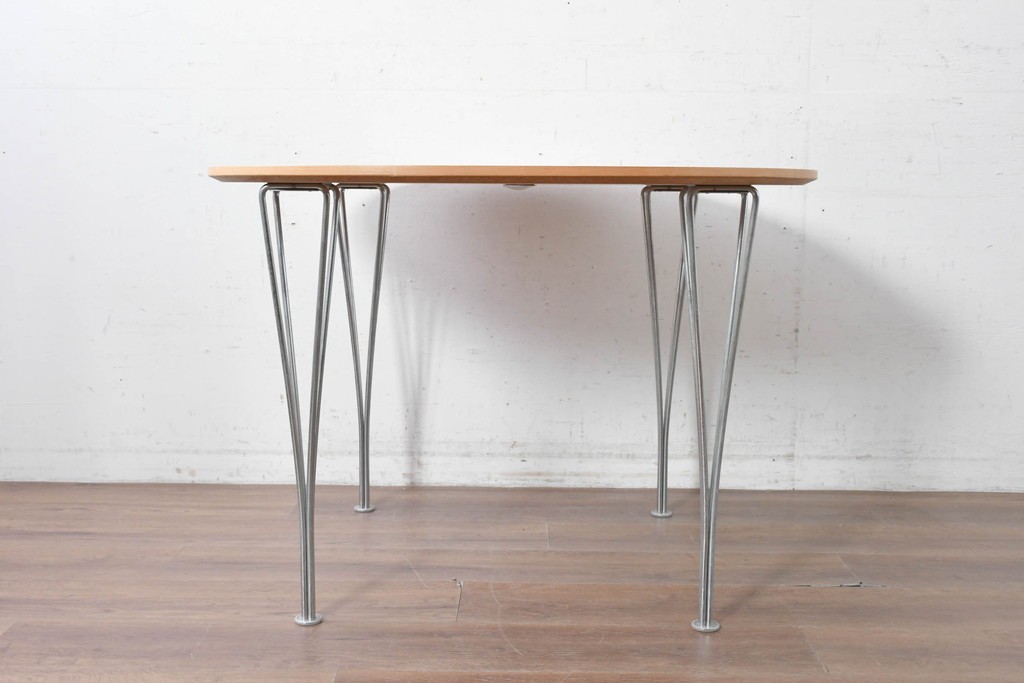 デンマークヴィンテージ　FRITZ HANSEN(フリッツハンセン)　数学的曲線でデザインされたスーパー円テーブル　現行定価約34万円　(R-088999)