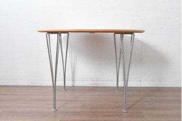 デンマークヴィンテージ　FRITZ HANSEN(フリッツハンセン)　数学的曲線でデザインされたスーパー円テーブル　現行定価約34万円　(R-088999)