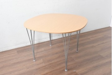 デンマークヴィンテージ　FRITZ HANSEN(フリッツハンセン)　数学的曲線でデザインされたスーパー円テーブル　現行定価約34万円　(R-088999)