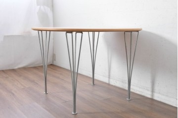 デンマークヴィンテージ　FRITZ HANSEN(フリッツハンセン)　数学的曲線でデザインされたスーパー円テーブル　現行定価約34万円　(R-088999)