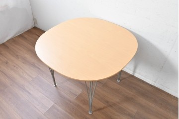 デンマークヴィンテージ　FRITZ HANSEN(フリッツハンセン)　数学的曲線でデザインされたスーパー円テーブル　現行定価約34万円　(R-088999)