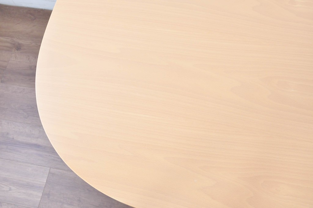 デンマークヴィンテージ　FRITZ HANSEN(フリッツハンセン)　数学的曲線でデザインされたスーパー円テーブル　現行定価約34万円　(R-088999)