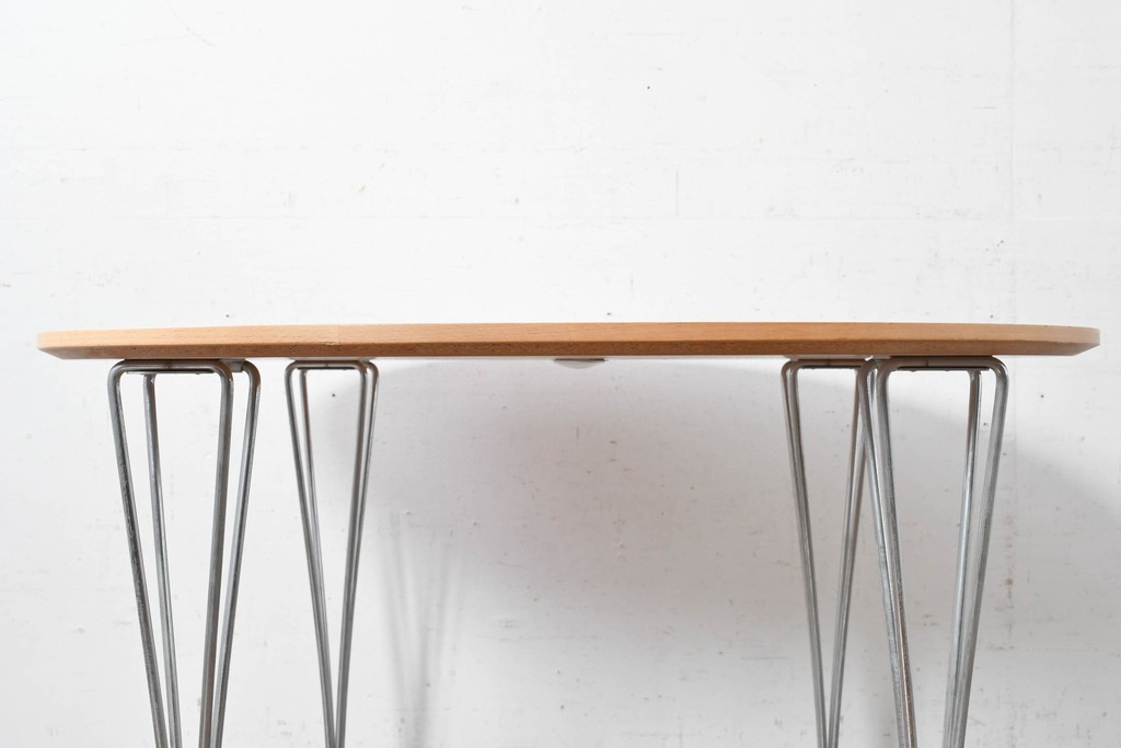 デンマークヴィンテージ　FRITZ HANSEN(フリッツハンセン)　数学的曲線でデザインされたスーパー円テーブル　現行定価約34万円　(R-088999)