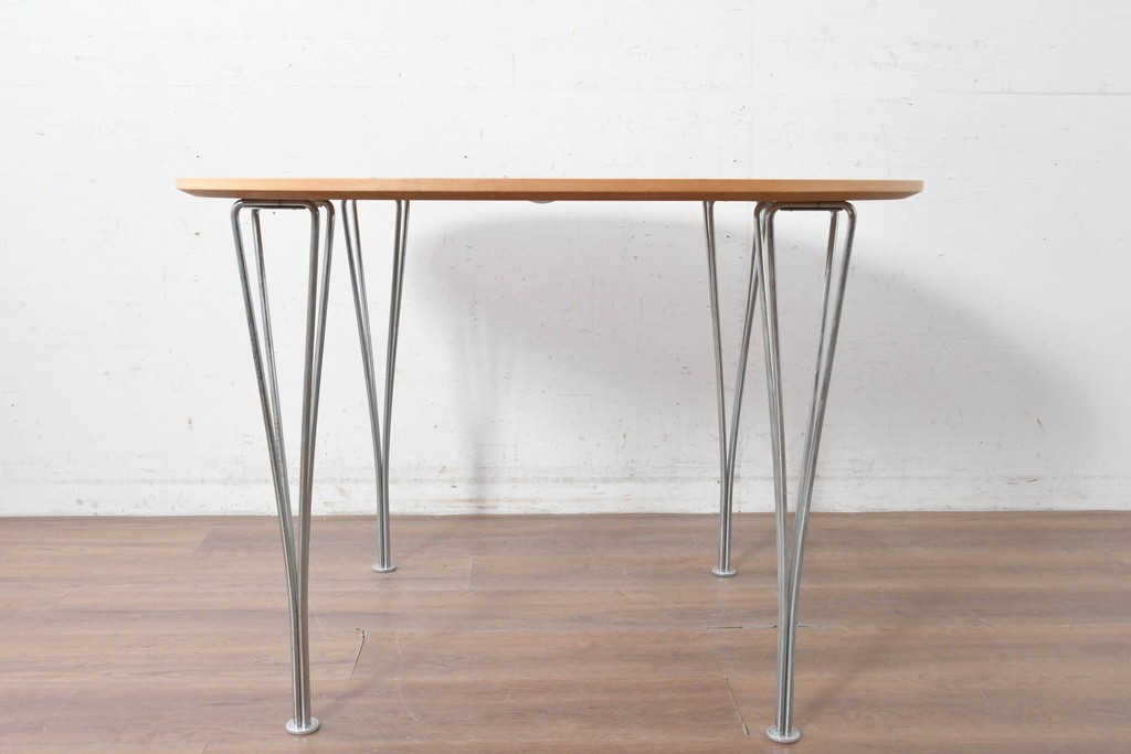 デンマークヴィンテージ　FRITZ HANSEN(フリッツハンセン)　数学的曲線でデザインされたスーパー円テーブル　現行定価約34万円　(R-088999)