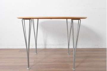 デンマークヴィンテージ　FRITZ HANSEN(フリッツハンセン)　数学的曲線でデザインされたスーパー円テーブル　現行定価約34万円　(R-088999)