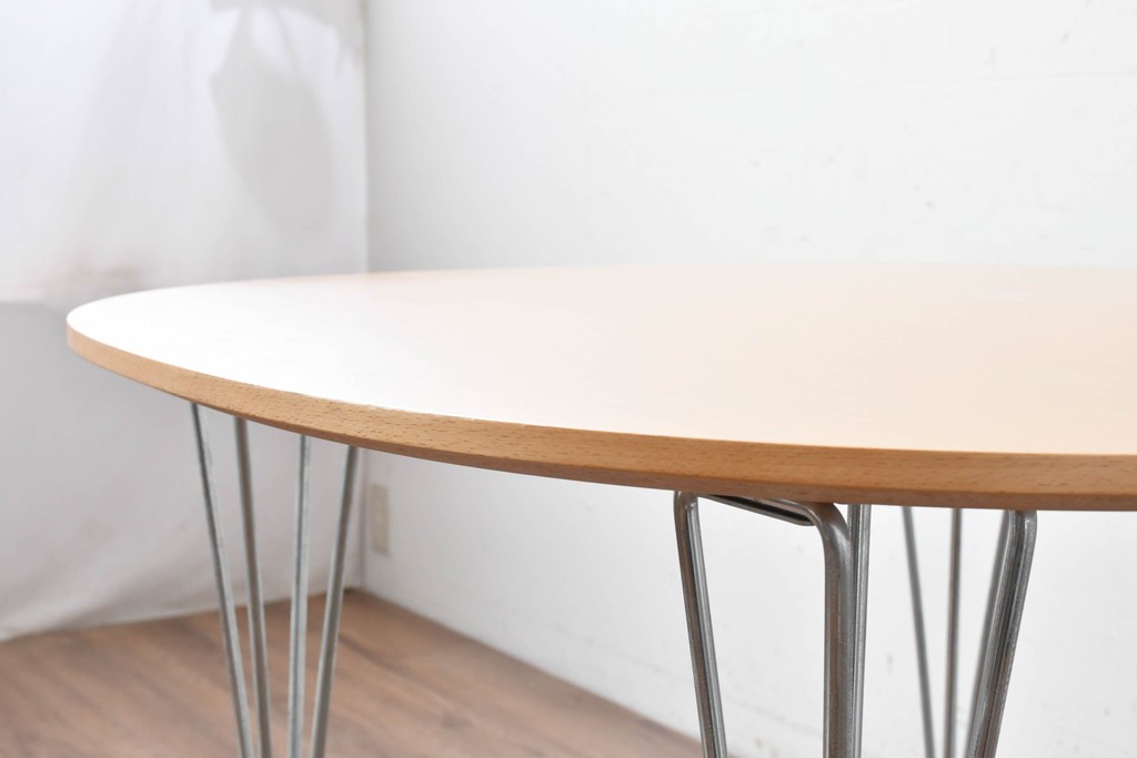 デンマークヴィンテージ　FRITZ HANSEN(フリッツハンセン)　数学的曲線でデザインされたスーパー円テーブル　現行定価約34万円　(R-088999)