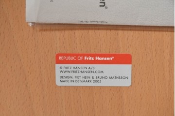 デンマークヴィンテージ　FRITZ HANSEN(フリッツハンセン)　数学的曲線でデザインされたスーパー円テーブル　現行定価約34万円　(R-088999)