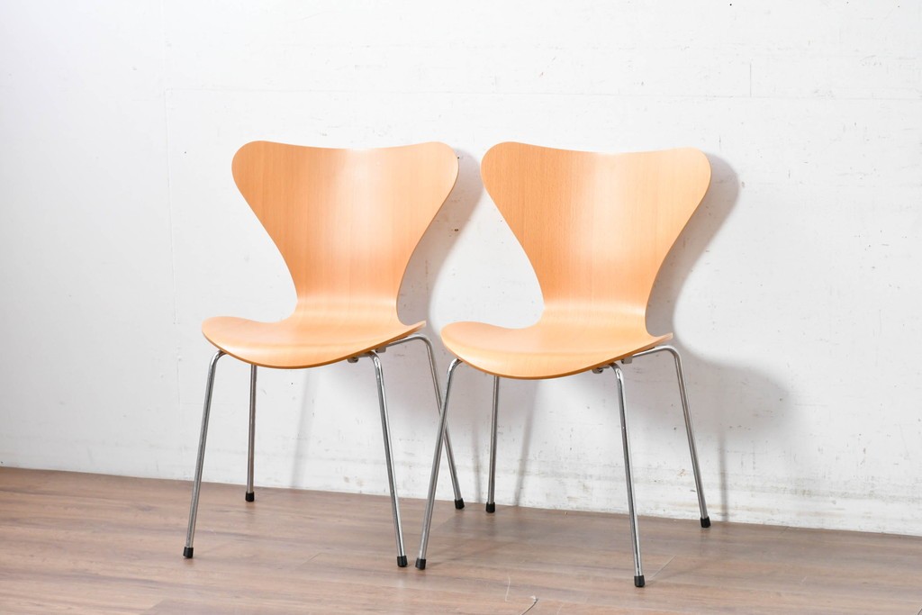 中古　美品　FRITZ HANSEN(フリッツハンセン)　ビーチ材　SERIES 7(セブンチェア)　ナチュラルなダイニングチェア2脚セット　現行定価2脚で約14万円　(R-089000)