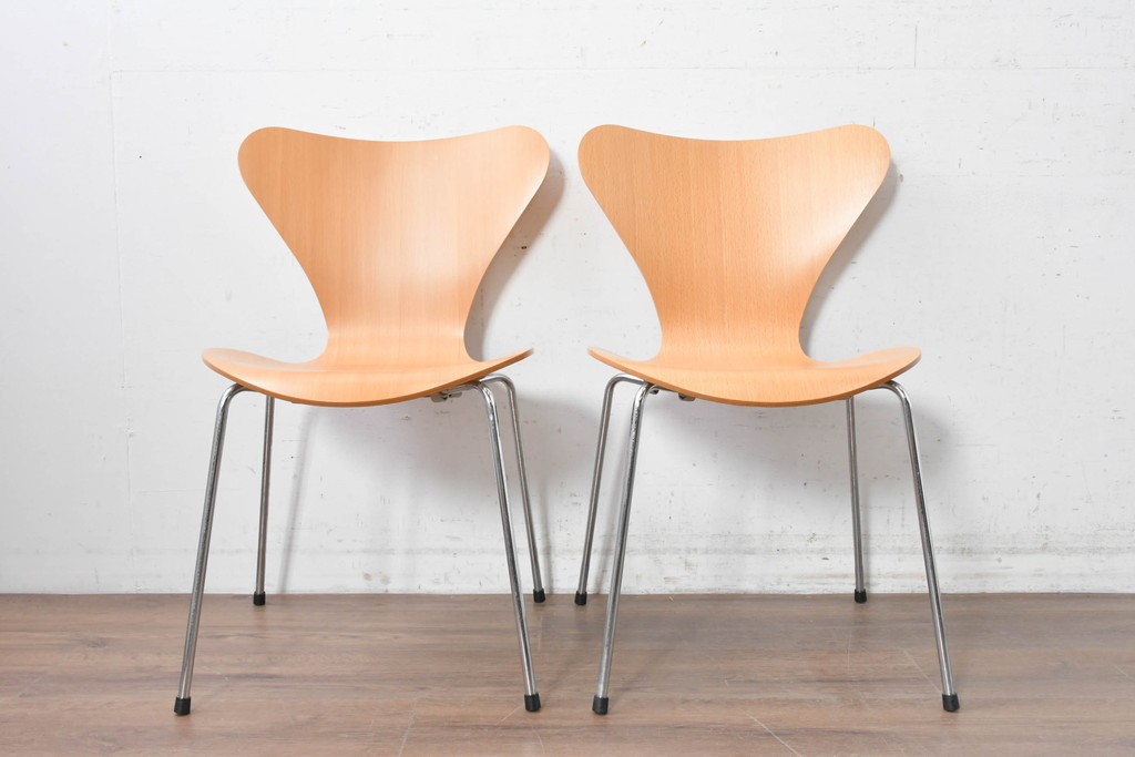 中古　美品　FRITZ HANSEN(フリッツハンセン)　ビーチ材　SERIES 7(セブンチェア)　ナチュラルなダイニングチェア2脚セット　現行定価2脚で約14万円　(R-089000)