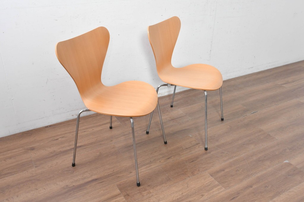 中古　美品　FRITZ HANSEN(フリッツハンセン)　ビーチ材　SERIES 7(セブンチェア)　ナチュラルなダイニングチェア2脚セット　現行定価2脚で約14万円　(R-089000)