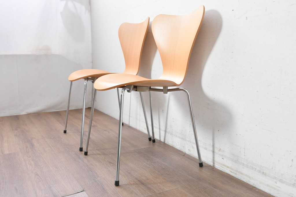 中古　美品　FRITZ HANSEN(フリッツハンセン)　ビーチ材　SERIES 7(セブンチェア)　ナチュラルなダイニングチェア2脚セット　現行定価2脚で約14万円　(R-089000)