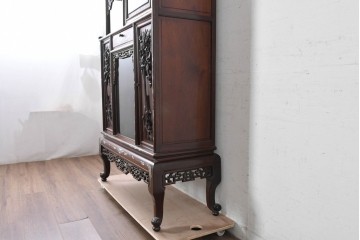 アジアンヴィンテージ　上手物　花梨材に彫刻と螺鈿細工が美しく映えるオリエンタルな変わりデザインキャビネット　(R-089001)