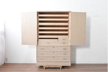 中古　美品　伝統工芸士　田澤謙介作　胴厚・四方丸の加茂総桐箪笥　(R-089002)