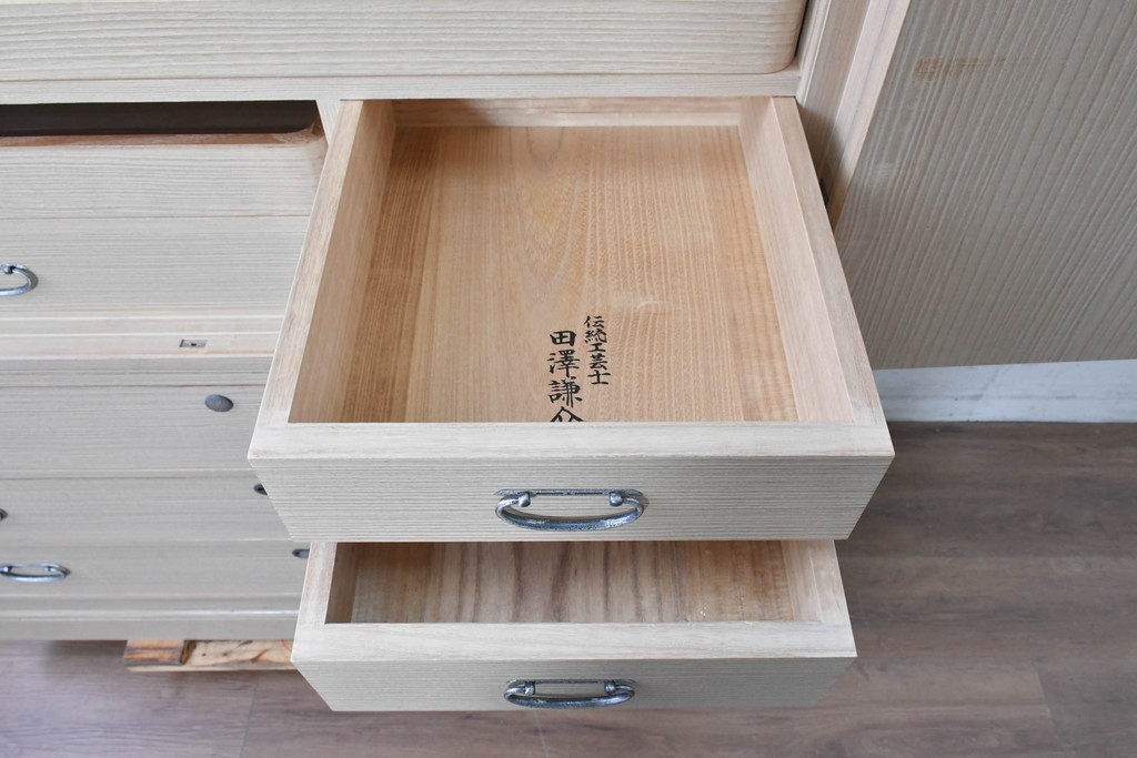 中古　美品　伝統工芸士　田澤謙介作　胴厚・四方丸の加茂総桐箪笥　(R-089002)