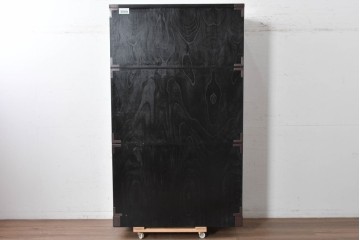 中古　岩谷堂箪笥　手打ち金具　総漆塗り　菊文様の金具が存在感を放つ和箪笥　定価約240万円　(R-089004)