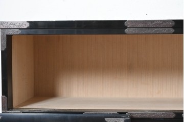 中古　岩谷堂箪笥　手打ち金具　総漆塗り　梅・松の金具が上品なローボード　(R-089005)