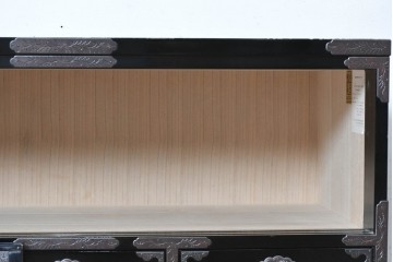 中古　岩谷堂箪笥　手打ち金具　総漆塗り　梅・松の金具が上品なローボード　(R-089005)