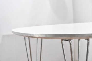中古　FRITZ HANSEN(フリッツハンセン)　数学的曲線でデザインされたスーパー円テーブル　現行定価約34万円　(R-089008)