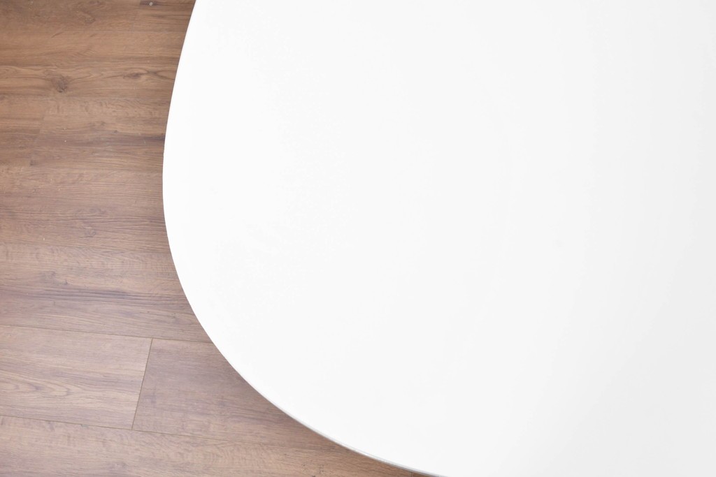 中古　FRITZ HANSEN(フリッツハンセン)　数学的曲線でデザインされたスーパー円テーブル　現行定価約34万円　(R-089008)