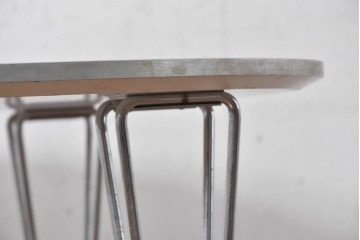 中古　FRITZ HANSEN(フリッツハンセン)　数学的曲線でデザインされたスーパー円テーブル　現行定価約34万円　(R-089008)