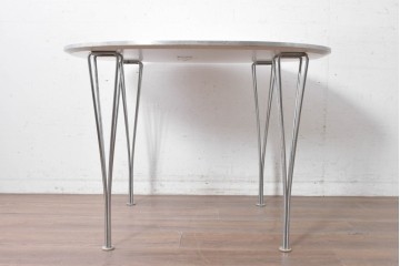 中古　FRITZ HANSEN(フリッツハンセン)　数学的曲線でデザインされたスーパー円テーブル　現行定価約34万円　(R-089008)
