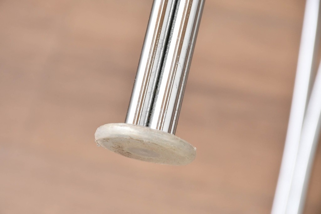 中古　FRITZ HANSEN(フリッツハンセン)　数学的曲線でデザインされたスーパー円テーブル　現行定価約34万円　(R-089008)